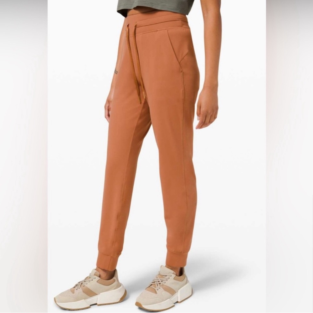 Lululemon ready to ruru joggers